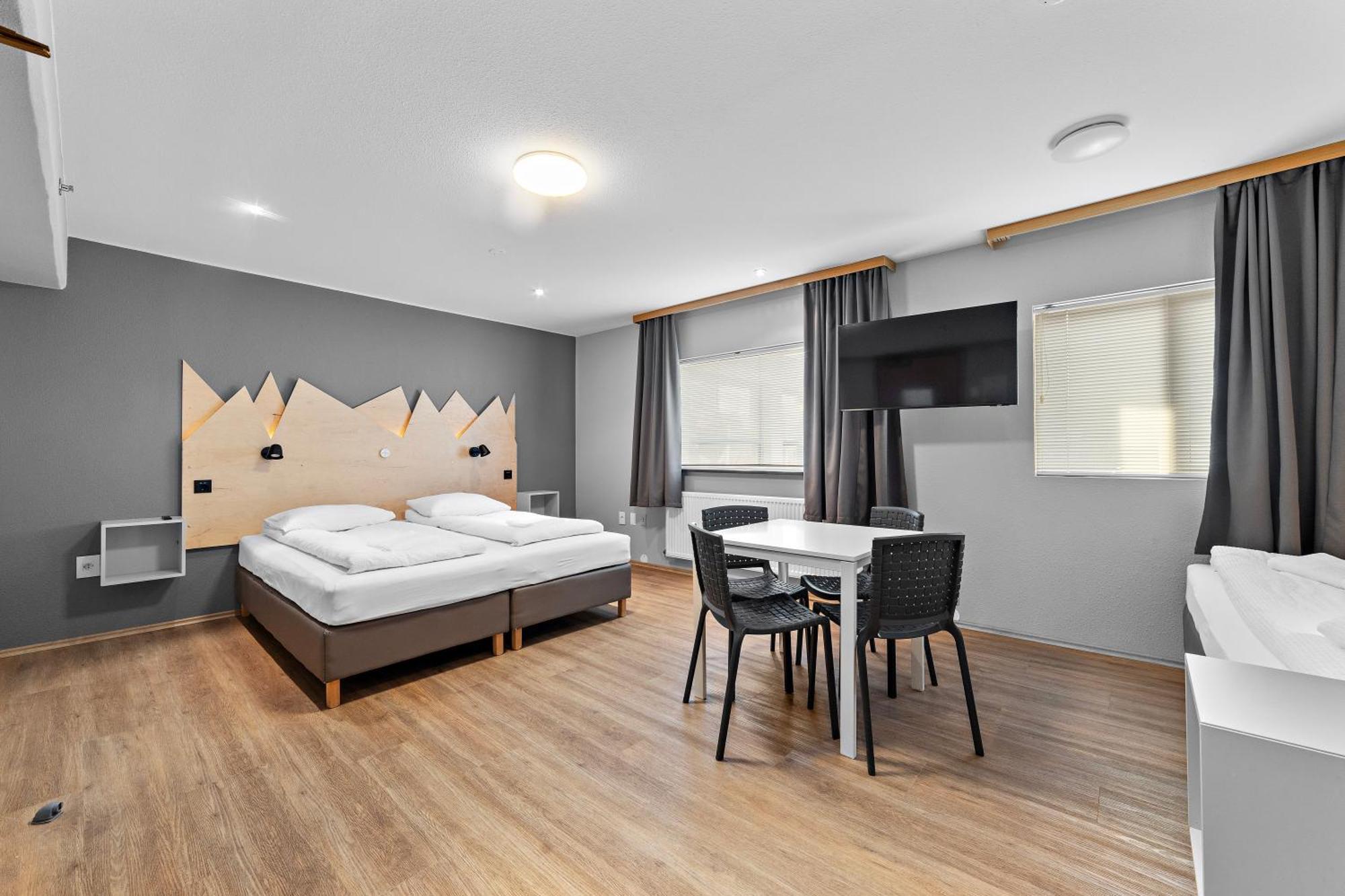 Dreibettzimmer mit Gemeinschaftsbad