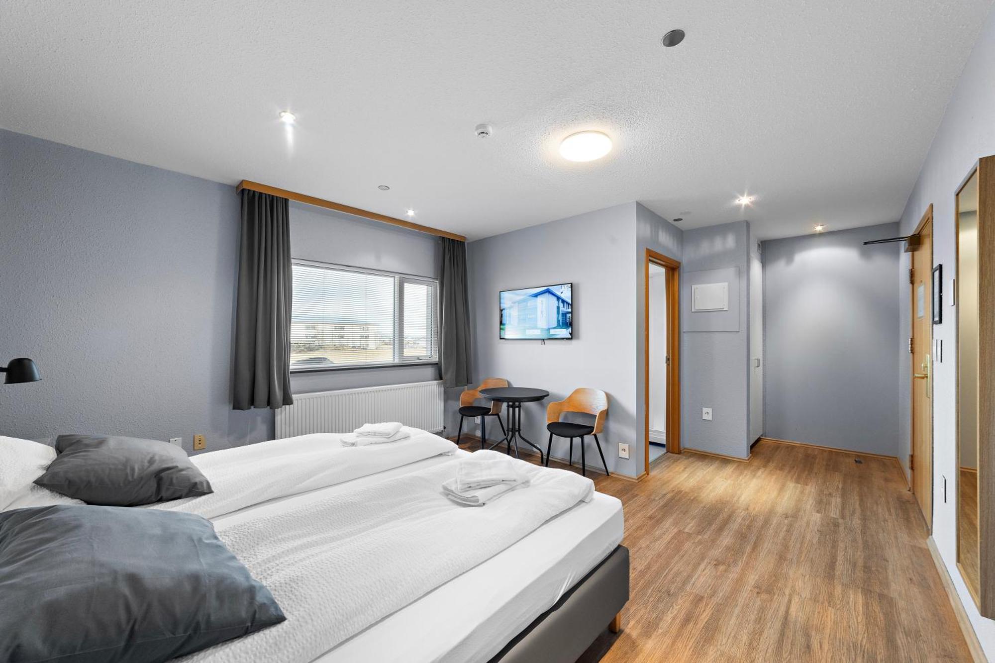 Double or Twin Room Private Bathroom
